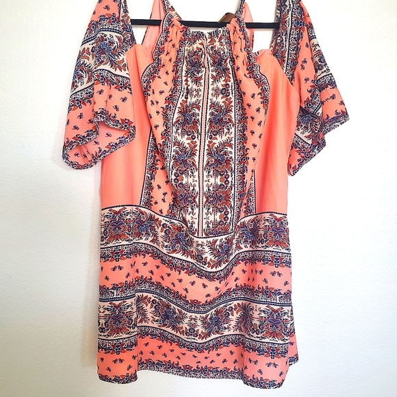 Wrangler Dresses & Skirts - WRANGLER DOUBLE LINED COLD SHOULDER DRESS